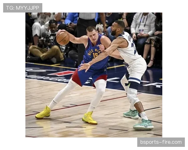 戈贝尔护框补防牵制约基奇，比以往更压缩内线命中率